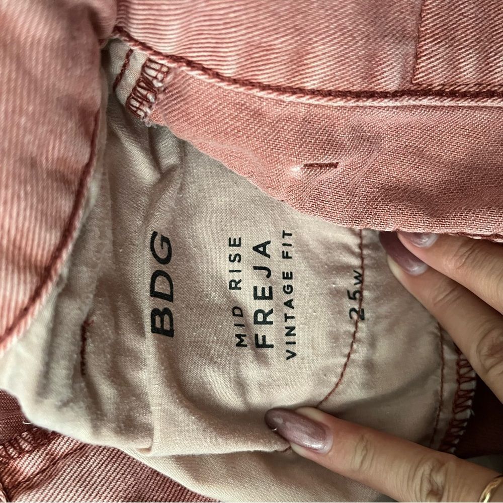 BDG Urban outfitters pink/faded red shorts w/ frayed hem waist 25” 100% cotton - Picture 5 of 9